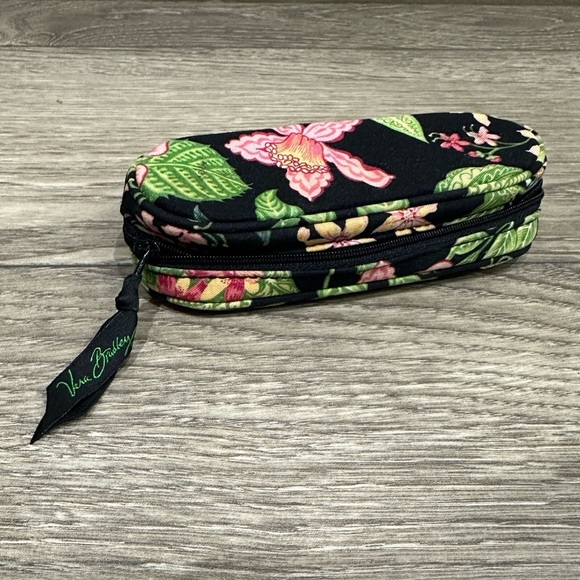 Vera Bradley Accessories - 🌸 Vera Bradley Multicolor Sunglasses Case - Pre-Loved